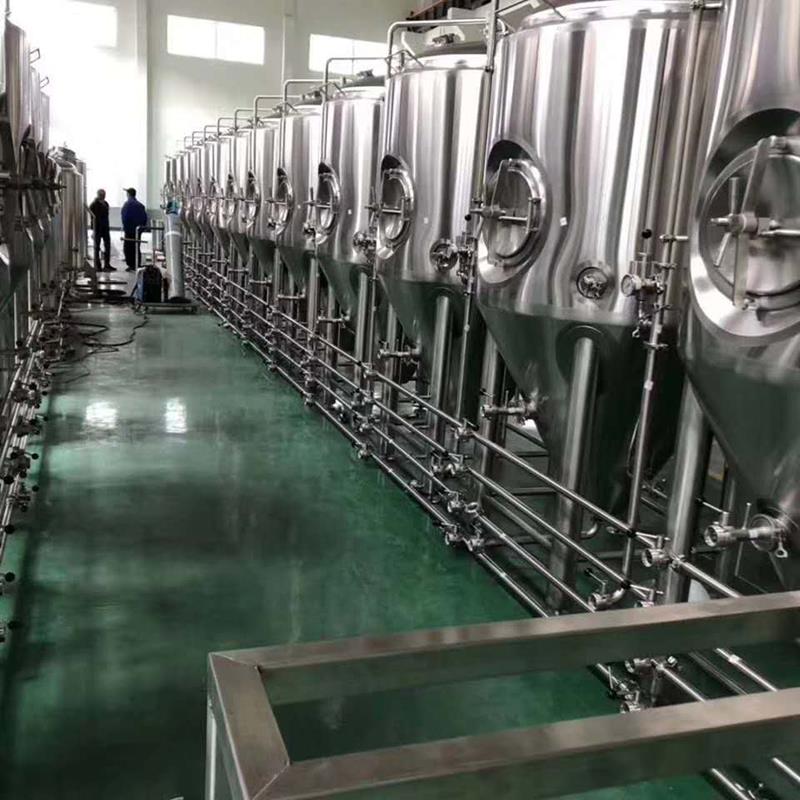 果酒(jiu)發酵(jiao)設備(bei)